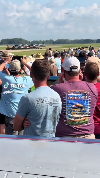 “Loud and Fast Jets” Compilation of the best moments from AirVenture 2025, showcasing the most exciting performances, breathtaking aerobatics, and the coolest aircraft displays of the entire show. #aviation #osh25 #airshow #avgeek #planetok