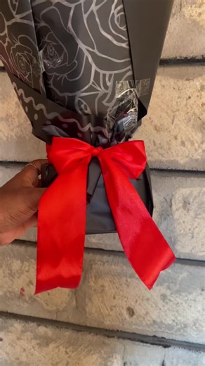 Creating Beautiful Ribbon Rose Bouquets for Special Occasions
