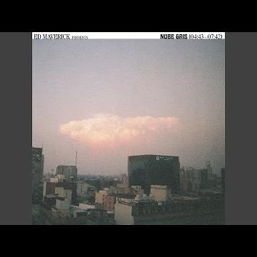 nube gris (extraído de LA NUBE EN EL JARDÍN)