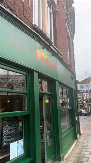 Lyon's Seafood Restaurant & Wine Bar Experience