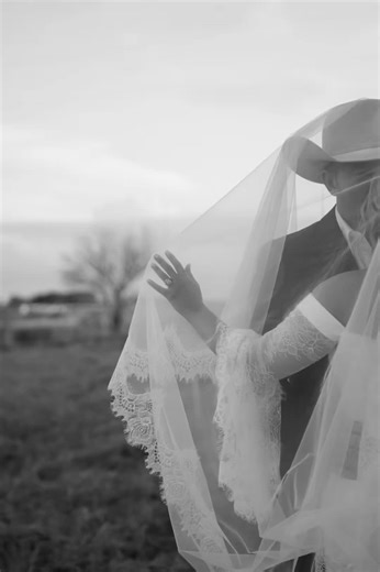 Stunning Western Wedding Portraits for Bride and Groom