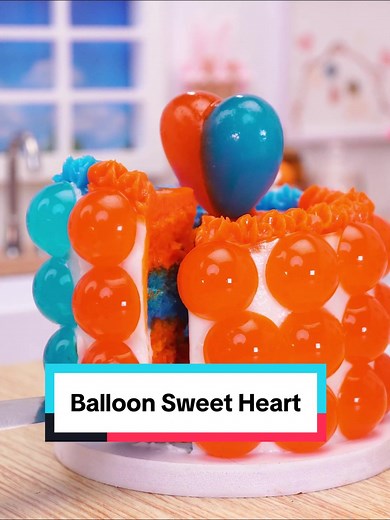 Tiny Cake Decorating Tutorial | Miniature Bakery DIY