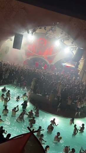 Wild times at Psycho Las Vegas a couple days back. Thanks for the deafening “GO!” and pool hijinks, including “stage dives” and soaking circle pit!Tonight we continue on our headliner, still playing ‘Slaughter of the Soul’ in full, at Gothic Theatre! Check below for the rest of the dates, and secure your 🎫🎫 sooner than later—Montreal has already sold out and others are moving fast 💨💨 8/23 Lawrence, KS - The Granada Theater 🤘 8/24 Chicago, IL - Concord Music Hall 🤘 8/25 Toronto, ON - The Da
