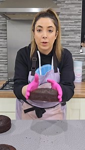 195K views · 16K reactions | Nobody wants a wonky cake  Follow these tips to make the perfect cake layers with your Frost Form 珞 Order worldwide on www.frostform.com 勺 | Frost Form | Facebook