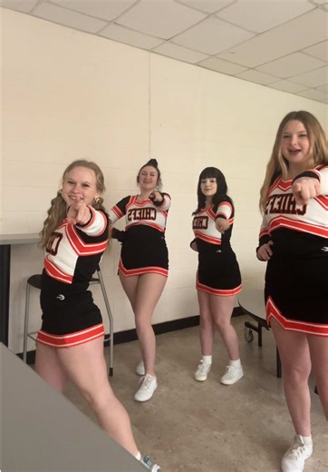 BOOM BOOM BOOM 💥🎇🎆🧨🔥 @baylee🤍 @‧₊˚ ཐི⋆♱⋆ཋྀ ˚₊‧ @ɴᴏᴠᴇ 𝜗ৎ @alli™️ #cheer #dance #fyp #viral #cheboygan