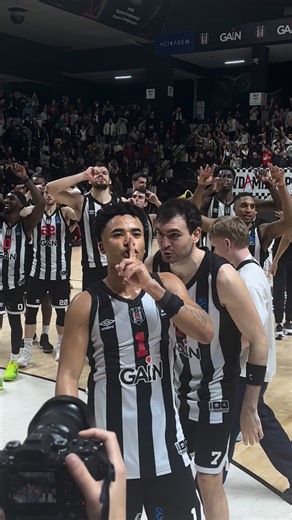 Black Wall JK on Instagram: "Devon Dotson’dan maç sonu üçlüsü🔥🔥 #TheBlackEagleRises | #Beşiktaş"