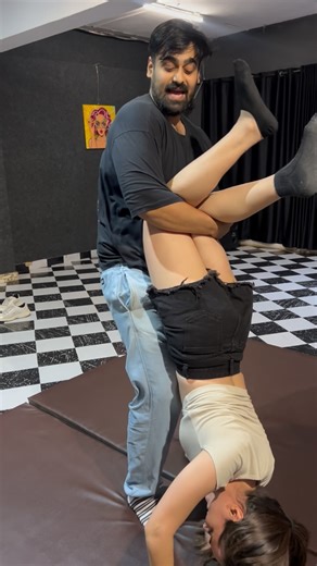 Simran Dhanwani on Instagram: "Epic fail😂🙈 #couples #couplereels #reels #reelsinstagram #akashdodeja #simrandhanwani #explore #explorepage #relationshipgoals #trending #impromptu #search #love #like #viral #romantic #marriage #akshaykumar #stunt #couplechallenge"