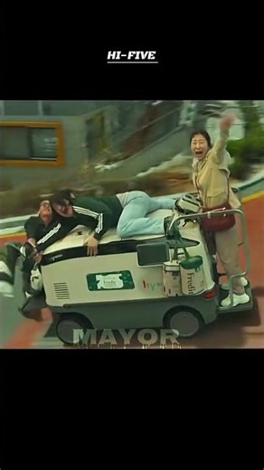 HI-FIVE Aura Chase 🔥 | Girls vs Gangsters Street Run #shorts