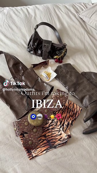 Stylish Holiday Outfit Inspirations for Ibiza