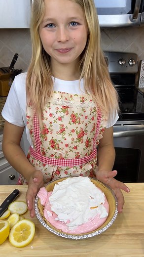 Kid approved (and made) Pink Lemonade Pie Kayleigh, Kiera J's daughter shares her favorite cold drink treat by using cool whip, kool aid and a pie crust for the only summertime pie everyone will enjoy This video was produced by Kiera J and Network Media, LLC. | Home Hacks & Easy Snacks