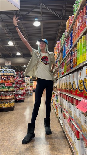 Savvy Trapp on Instagram: "Welcome to Jurassic Park! 😍 Happy Halloween! 🎃👻 what’s your favorite dinosaur? 🦕🦖"