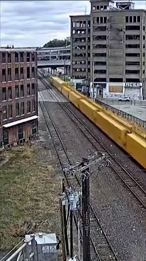 UP Weed Sprayer Train at the Doc's Caboose Location, Kansas City, MO #trainspotting l #trainreels #railfans #railroads #railway #trainfans #welovetrains #facebookreels #reelsvideo #reelsinstagram #railfans_of_instagram #railfansoffacebook #reels #maintenanceofway #railroad | Virtual Railfan