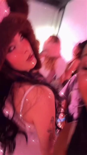 Benee on Instagram: "choose ur fighter 😈💓👑"