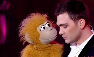 1.8M views · 36K reactions | Jeff Panacloc et Jean Marc Avec Gad Elmaleh au Grand Cabaret | TV1 | Facebook