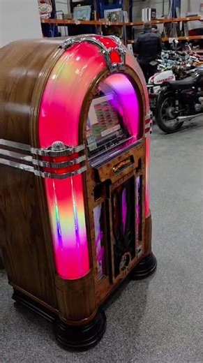 SOUND LEISURE BUBBLE JUKEBOX WORKING ORDER | Mathewsons Classic Cars | Auction 11, 12, 13 March 2026