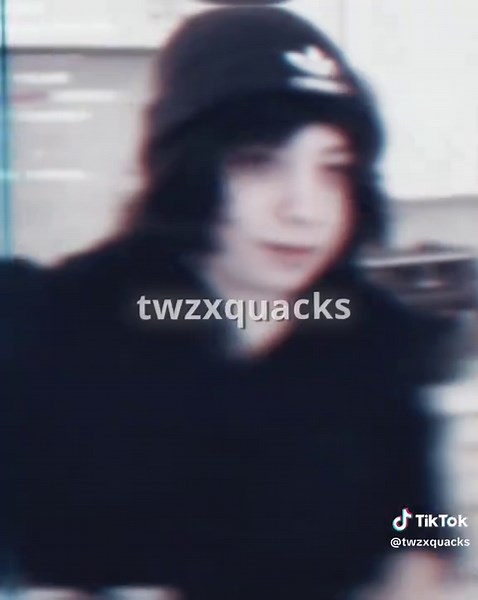 Quackity cumplió las horas 👏🏻🥳 #parati #foryou #quackity #aligthmotion #fakebodyy⚠️