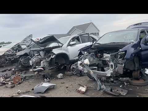 Harry's Pull-it-yourself: The Most Amazing Junk Yard In America