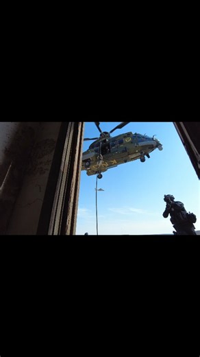 KUWAIT S.W.A.T TEAM 🇰🇼 on Instagram‎: "ختام فعاليات تمرين مكافحة الإرهاب وتخليص الرهائن المشترك بين ادارة الوحدات الخاصه التابعه للإداره العامه لقوات الامن الخاصه ووحدة العمليات الخاصه التابعه لقوات الأمن الخاصه السعوديه والذي عقد في الفتره مابين ١٦ نوفمبر حتى ٢٧ نوفمبر ٢٠٢٥ ،ونشكر جميع الجهات الداعمه لإنجاح هذا التمرين متمثله في جناح الطيران التابع للرئاسه العامه للحرس الوطني والإداره العامه لخفر السواحل ومديرية امن محافظة العاصمه والإداره العامه للطيران العامودي. أدام الله البلدين الشقيقين د