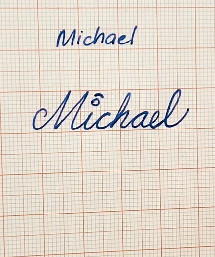 How to write ‘Michael’ #namewriting #calligraphy #handwriting #cursivehandwriting #relaxingwriting