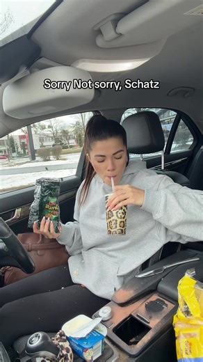 Kleine Rache für Stuhl-Fesselung: Ein lustiges Paarvideo