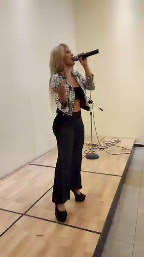 27 reactions · 6 comments | 凉Para ti que estás despechad@ / Compártelo y Vívelo .. 珞 Interpretar y sufrir sin estar despechada también se puede  #tributo #ash #voz #envivo #mariel #turevelacion #Ecuatoriana #parati #sentir #imterpretar #vivirlo #tedejoenlibertad #cover #exito | Mariel TU Revelacion | Facebook