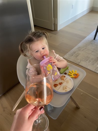 Cheers with my girl ⭐️