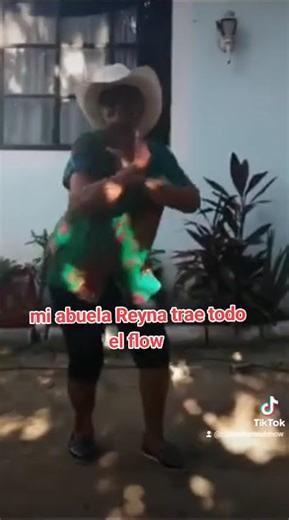 Abra alguien que le gane a bailar a mi abuela Reyna.
