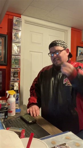 Using AI to help me organize my eBay Shipping table #reselling #reseller #chatgpt #cleaning #work