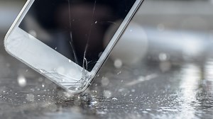 Under pressure, Apple allows self-repairs to iPhones, Macs