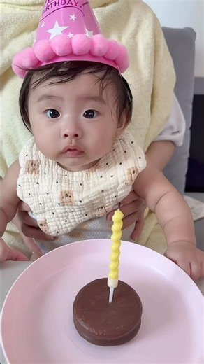 Smart Mookie wants a special gift 🎁 #funny #shorts