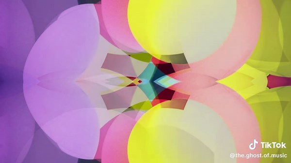 M O N O P O L Y . 8 Some play life on Instagram or TikTok, MONOtonely exaggerated and superficially POLYcolorfull. Others increasingly autocratize themselves totalitarianly as new Grey Lords, who control the colorful diversity of life more and more through their black-and-white politics and impose it worldwide. Mono versus Poly – grey against color – new monarchy instead of old democracy. Monopoly: bread and circuses 2025. The game of playing or belonging to those with whom one is played as a lo