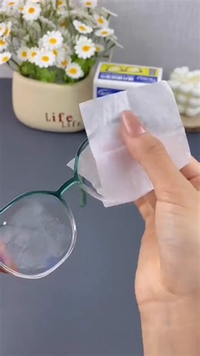 洁良品眼镜清洁湿巾 擦镜纸一次性眼镜布屏幕清洁湿纸巾小包 100片*1盒 【一盒】去油除尘丨不伤镀膜