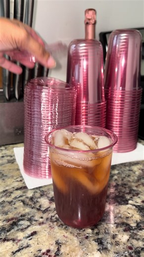 The cutest pink cups 🎀 | cups tumblers