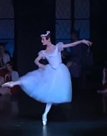 Aurélie Dupont in Pierre Lacotte's La Sylphide Ballet de l'Opéra National de Paris | Núcleo de Dança Carolina Cox