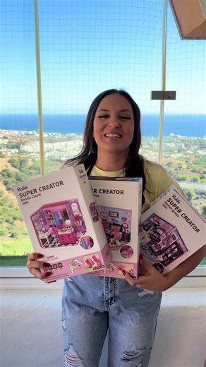 Por fin ha llegado el día!!!!! Lanzamiento de 3 casitas nuevas de @rolife_official Súper Creator!!🩷🩷🫶🏼🫶🏼🥰🥰 teníamos muchas ganas chicas!! Aviso de que son una perdición para las amantes del rosa🤭🤭🤣🤣 Para mis chicas de LATAM que han tenido algún problema con envíos a sus países, desde Rolife me han dicho que podéis consultar en este link https://www.rolifeonline.com/pages/shipping-policy para consultar la política de envío según el país, pero en principio envían a nivel global. Si ten