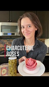 🌹 Charcuterie Roses! These are so easy to make - but they look AMAZING! Pro Tip- if you’re making them for guests to eat, make sure you use food prep gloves. Details instructions on our blog, link in profile Search keyword “rose” on the blogwww.simplefunketo.com/blog/charcuterierose #charcuterie #charcuterieboard #charcuterieroses #easyketorecipes #simplefunketo #ketodiet | The Keto Dad