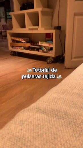 Tutorial para hacer una pulsera tejida con hilo encerado