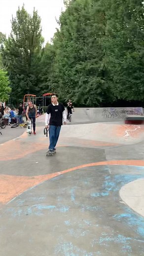 samur.eye (@samur.eye)’s videos with Childrens Birds Theme Song - ExclusiveSound