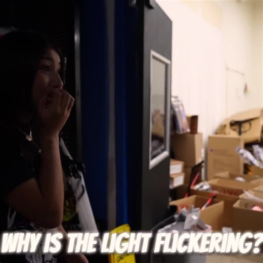 #WE SPENT 24 hrs at SPIRIT HALLOWEEN 😱(scary) eslis