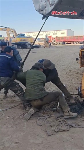 Installing an Excavator Pin Without a Press – Simple but Brilliant Trick! #mixcraft