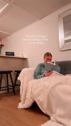 britt • runner & reader 🪩 on Instagram: "Happy Saturday ✨"