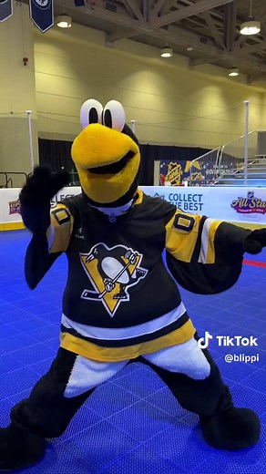 It’s an @NHL mascot dance-off! Who do you think should take home the trophy? 🏆 We loved dancing with @Gritty, Youppi!, Iceburgh, Carlton of @Mascots // Toronto, and @SJ SHARKIE!