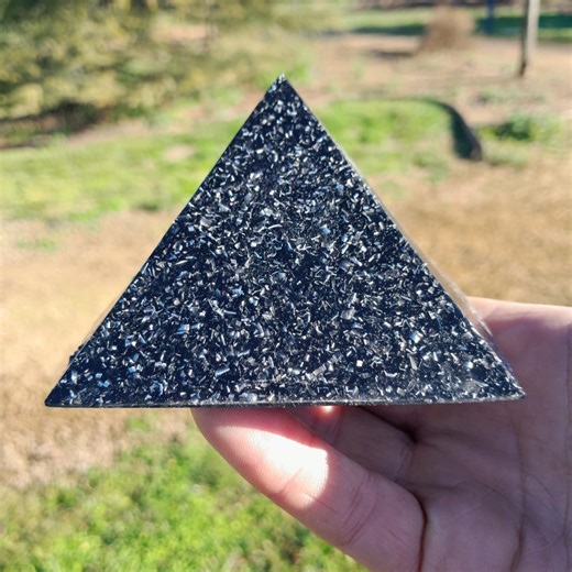 Handmade Orgonite Pyramid With Shungit – Sacred Geometry Energy Harmoniser (3.5" Base) - Etsy