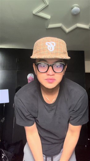 Pill Box Hat: The Essential Accessory