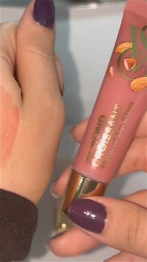 Unboxing VICTORIA’S SECRETS Lip Gloss | Almond Croissant #unboxing #makeup #victoriasecret