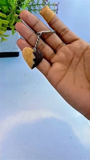 How to make simple keychain make craft #youtubeshorts #diycrafts #keychaincraft