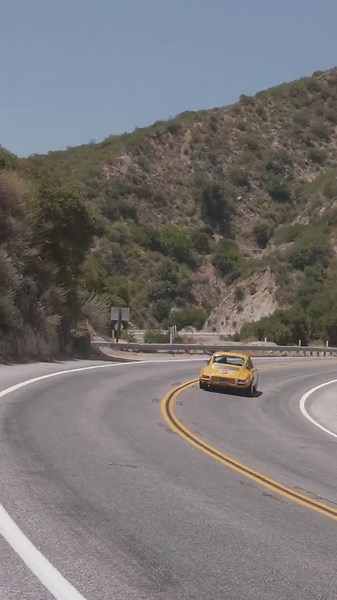 1972 Porsche 911 screaming through Angeles Crest