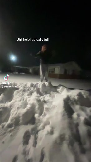 z (@unicorngoat02)’s video of i just fell