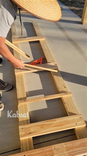 Building trellis post - garden tips and ideas #trellis #diyprojects #garden | Kabsat