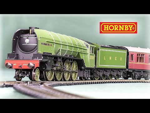 Hornby 00-Scale R3171 Cock O' The North Electric Locomotive Model Train Unboxing & Review